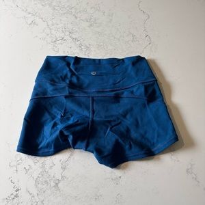 Great condition Lululemon in movement short size 6